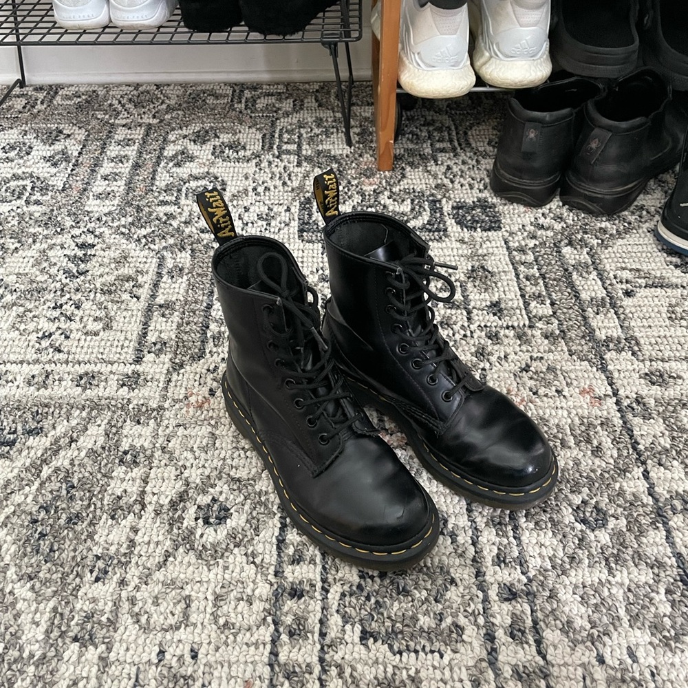 1460 SMOOTH LEATHER LACE UP BOOTS Dr martens - Picture 2 of 2